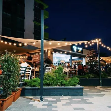 Apartament Max Cu Vedere La Mare In Alezzi Beach