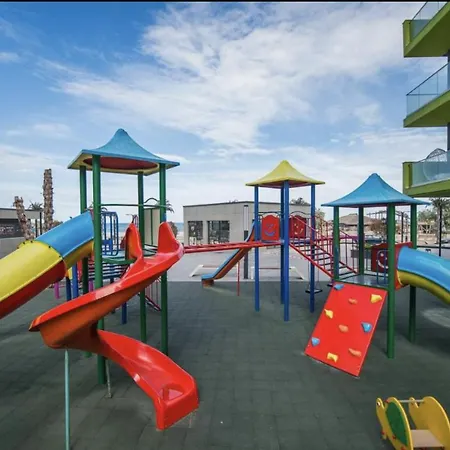 Apartament Max Cu Vedere La Mare In Alezzi Beach דירה